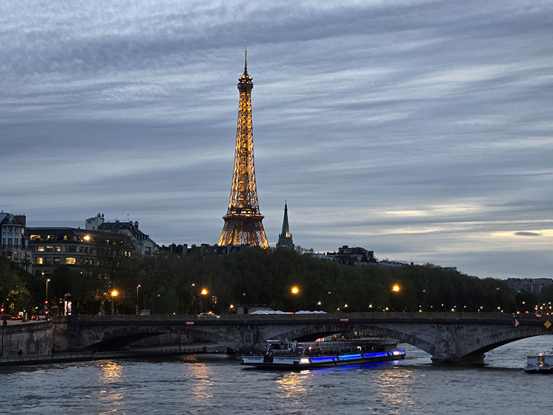 Pariz Putovanje Avionom 2025